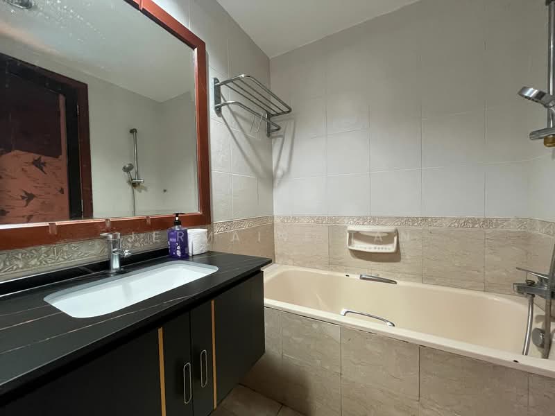 The Mayfair, 1 Jurong East Street 32, Room Rental, 120 sqft, Condominium For Rent, by Jermaine Tan, 500070991 - Bathroom - PropertyGuru.com.sg