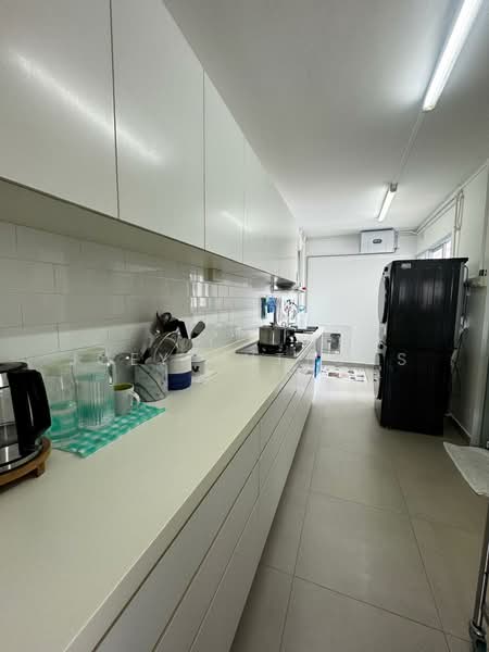 179 Bishan Street 13 HDB Flat For Sale at S$ 1,098,000 | PropertyGuru Singapore - Kitchen
