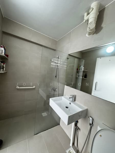 179 Bishan Street 13 HDB Flat For Sale at S$ 1,098,000 | PropertyGuru Singapore - Bathroom