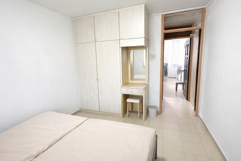 321 Bukit Batok Street 33 HDB Flat For Sale at S$ 408,000 | PropertyGuru Singapore - Bedroom