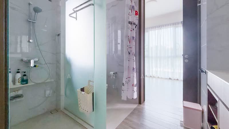 Forest Woods, Lorong Lew Lian, 2 Bedrooms, 668 sqft, Condominium For Rent, by Aaron Tay, 500071007 - Bathroom - PropertyGuru.com.sg