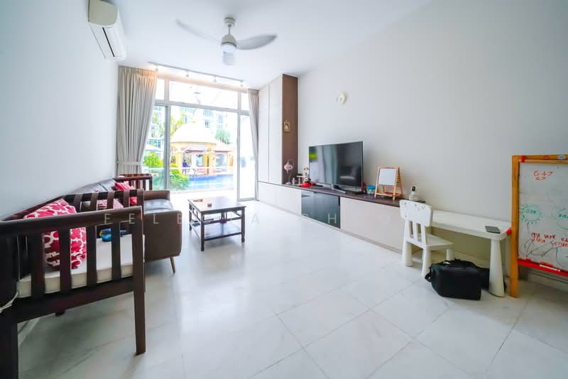 The Lakeshore Condominium For Sale at S$ 2,250,000 | PropertyGuru Singapore - Living Room