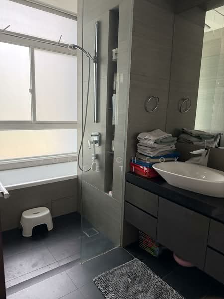 The Botanic on Lloyd, 33 Lloyd Road, 4 Bedrooms, 2,056 sqft, Condominium For Rent, by Josie Cheok Bee Tin, 500071022 - Bathroom - PropertyGuru.com.sg