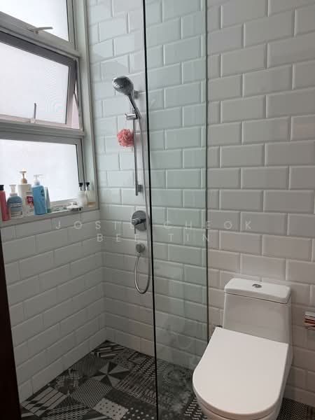 The Botanic on Lloyd, 33 Lloyd Road, 4 Bedrooms, 2,056 sqft, Condominium For Rent, by Josie Cheok Bee Tin, 500071022 - Bathroom - PropertyGuru.com.sg