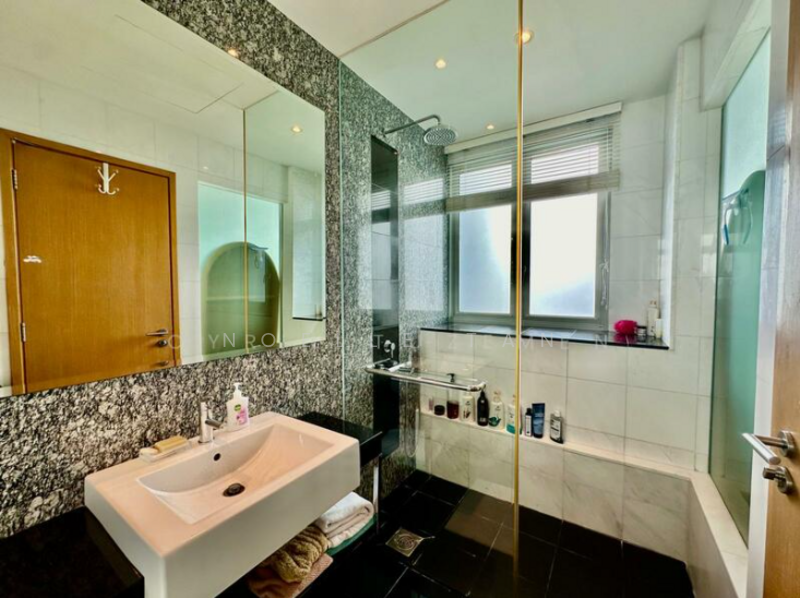 The Metz, 83 Devonshire Road, 4 Bedrooms, 3,240 sqft, Condominium For Rent, by Noelle Tan, 500071041 - Bathroom - PropertyGuru.com.sg
