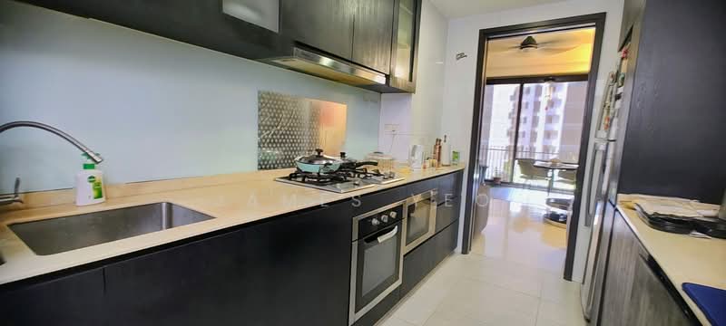 The Inflora Condominium For Sale at S$ 1,388,000 | PropertyGuru Singapore - Kitchen