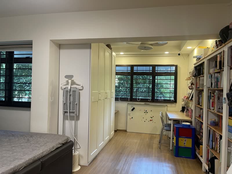 17 Dover Crescent, 17 Dover Crescent, 2 Bedrooms, 990 sqft, HDB Flat For Rent, by Suriati Liusman, 500071053 - Bedroom - PropertyGuru.com.sg