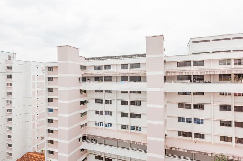 488 Jurong West Avenue 1 HDB Flat For Sale at S$ 480,000 | PropertyGuru Singapore - Exterior