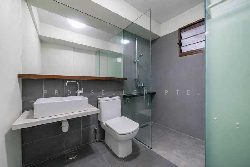 315A Anchorvale Road HDB Flat For Sale at S$ 820,000 | PropertyGuru Singapore - Bathroom