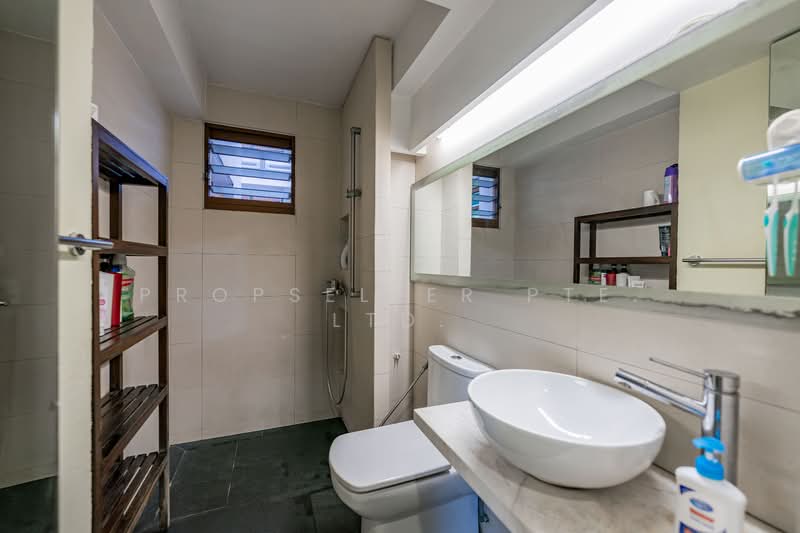 315A Anchorvale Road HDB Flat For Sale at S$ 820,000 | PropertyGuru Singapore - Bathroom