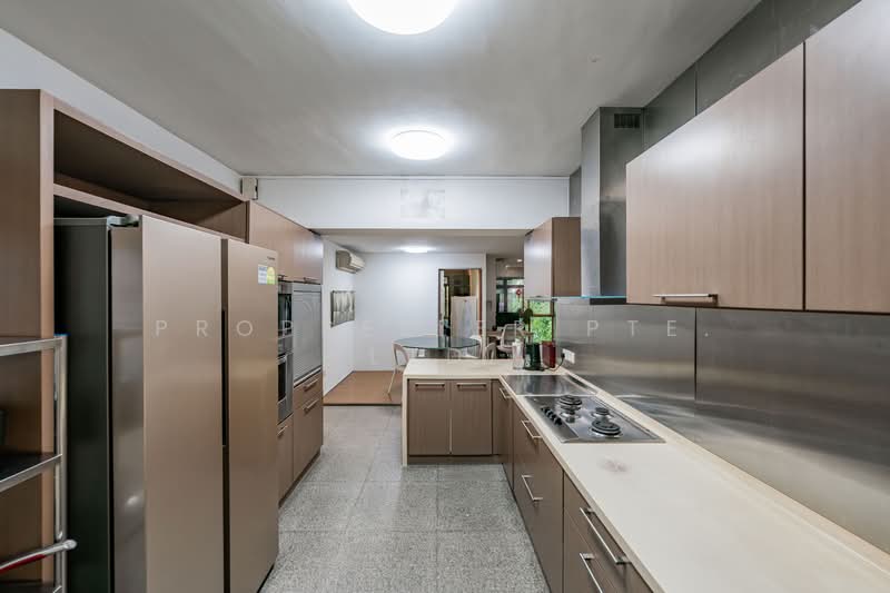 315A Anchorvale Road HDB Flat For Sale at S$ 820,000 | PropertyGuru Singapore - Kitchen