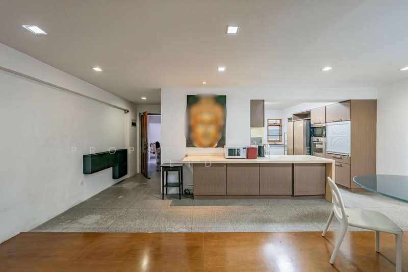 315A Anchorvale Road HDB Flat For Sale at S$ 820,000 | PropertyGuru Singapore - Kitchen