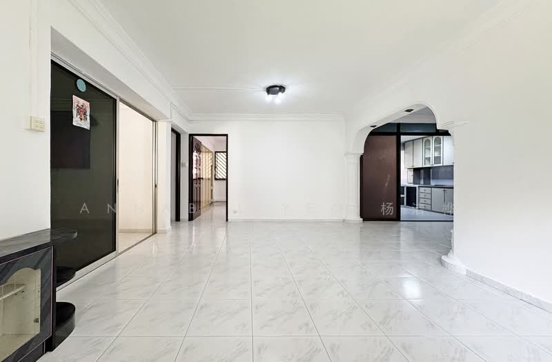 226 Bishan Street 23 HDB Flat For Sale at S$ 865,000 | PropertyGuru Singapore - Living Room