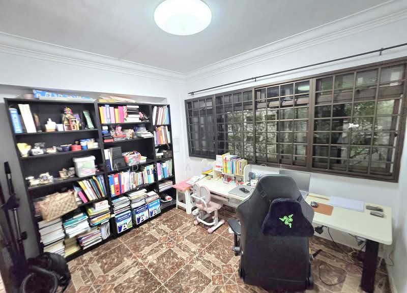 229 Compassvale Walk HDB Flat For Sale at S$ 686,000 | PropertyGuru Singapore - Studyroom with greenery view