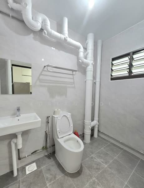 229 Compassvale Walk, 229 Compassvale Walk, 3 Bedrooms, 1,302 sqft, HDB Flat For Sale, by Adrian Ooi, 500071103 - New Common Bathroom - PropertyGuru.com.sg