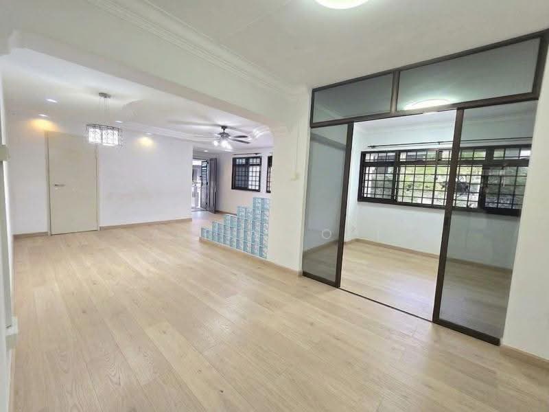 229 Compassvale Walk, 229 Compassvale Walk, Hougang / Punggol / Sengkang, 4 Bedrooms, 1,302 sqft, HDB Flat For Sale, by Adrian Ooi, 500071103 - Vinyl floor for illustration purpose - PropertyGuru.com.sg