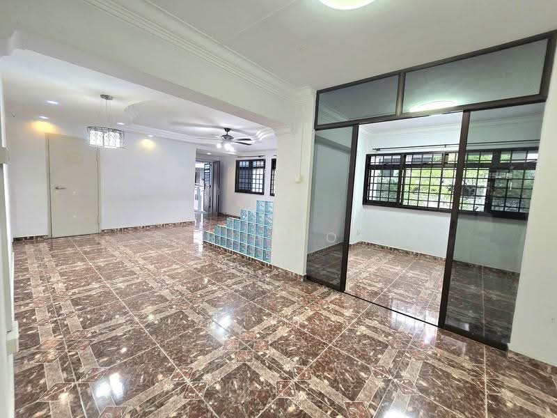 229 Compassvale Walk, 229 Compassvale Walk, Hougang / Punggol / Sengkang, 4 Bedrooms, 1,302 sqft, HDB Flat For Sale, by Adrian Ooi, 500071103 - Bright Living Room facing greenery - PropertyGuru.com.sg