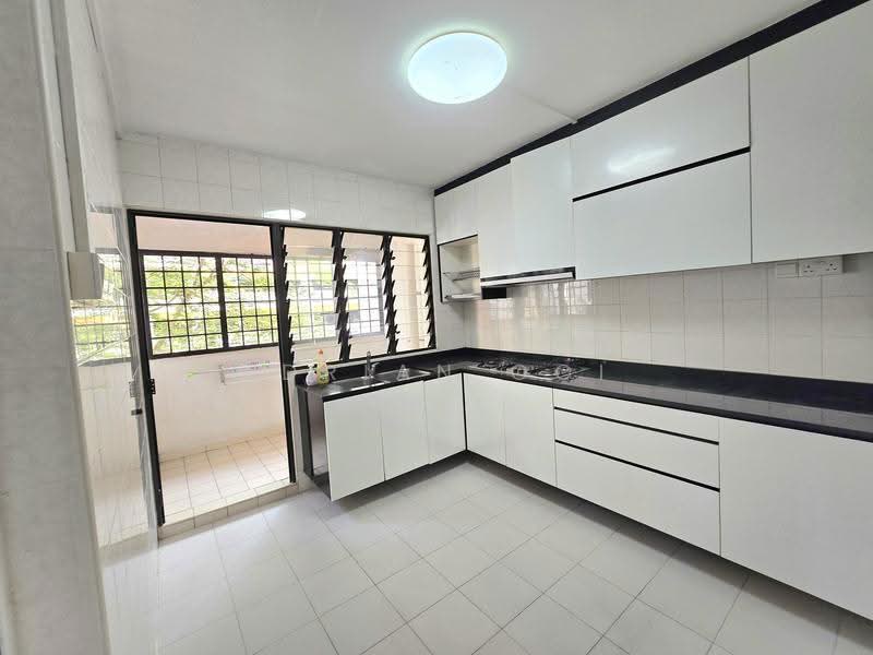 229 Compassvale Walk, 229 Compassvale Walk, Hougang / Punggol / Sengkang, 4 Bedrooms, 1,302 sqft, HDB Flat For Sale, by Adrian Ooi, 500071103 - Kitchen - PropertyGuru.com.sg