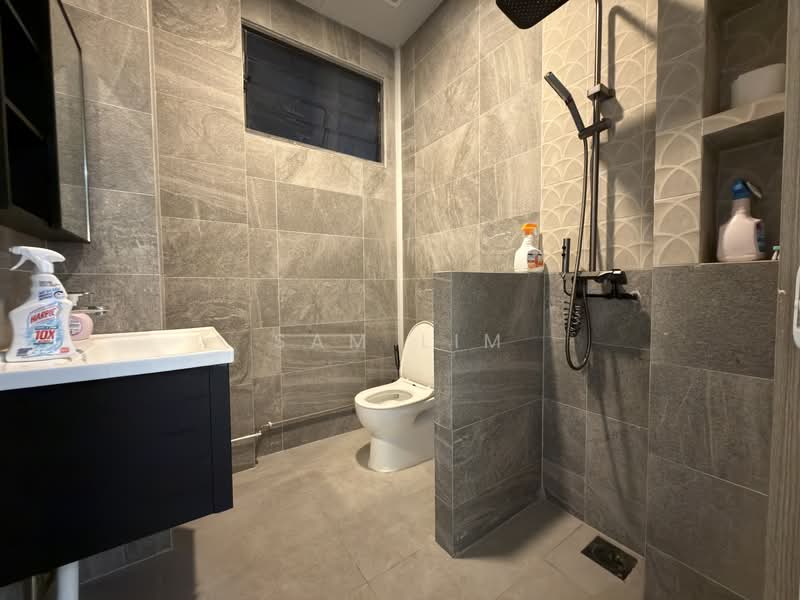 Polaris @ Woodlands, 101 Woodlands Avenue 12, 1,744 sqft, Factory / Workshop (B2) For Sale, by Sam Lim, 500071105 - Bathroom - CommercialGuru.com.sg