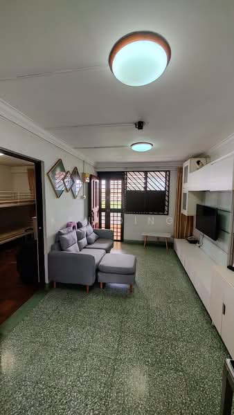 27 Toa Payoh East HDB Flat For Sale at S$ 360,000 | PropertyGuru Singapore - Living Room