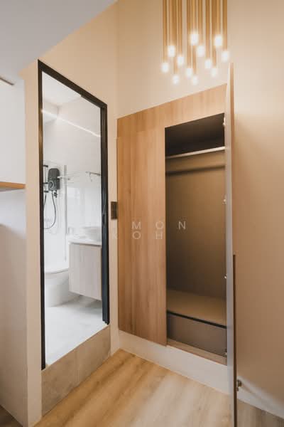 Freehold Co-Living Investment | 6 Ensuite Rooms | Fully Renovated | High Rental Yield Walk-up Apartment For Sale at S$ 1,840,000 | PropertyGuru Singapore - Bathroom