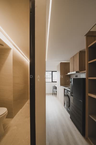 Freehold Co-Living Investment | 6 Ensuite Rooms | Fully Renovated | High Rental Yield Walk-up Apartment For Sale at S$ 1,840,000 | PropertyGuru Singapore - Bathroom