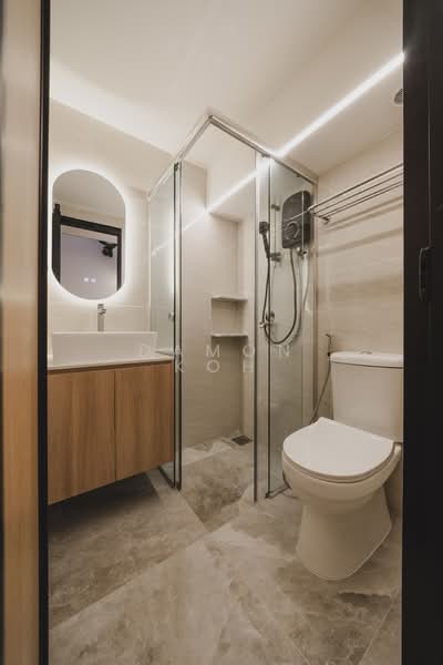 Freehold Co-Living Investment | 6 Ensuite Rooms | Fully Renovated | High Rental Yield Walk-up Apartment For Sale at S$ 1,840,000 | PropertyGuru Singapore - Bathroom