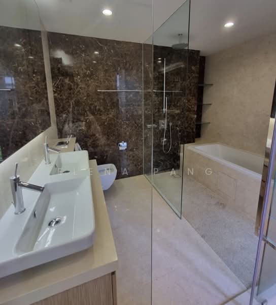 Greenwood Mews, 271 Greenwood Avenue, 5 Bedrooms, 3,165 sqft, Cluster House For Rent, by Elena Pang, 500071135 - Bathroom - PropertyGuru.com.sg