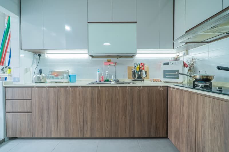 795 Woodlands Drive 72 HDB Flat For Sale at S$ 688,000 | PropertyGuru Singapore - Kitchen