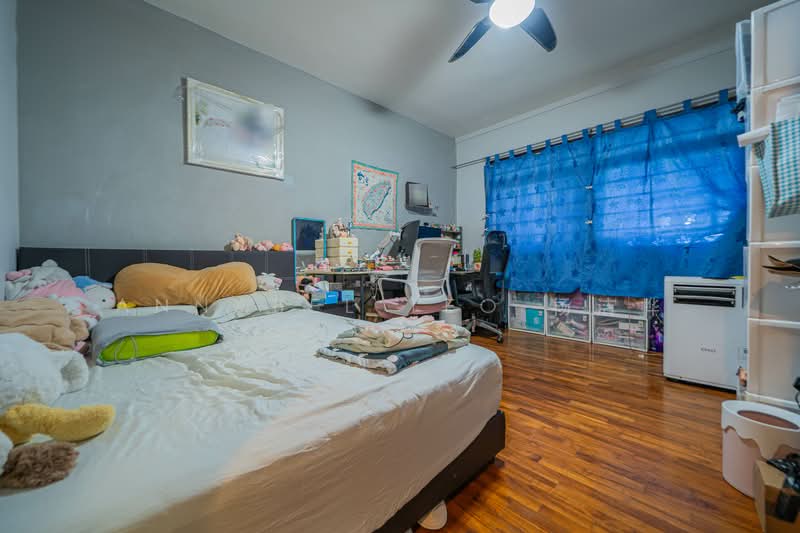 795 Woodlands Drive 72 HDB Flat For Sale at S$ 688,000 | PropertyGuru Singapore - Bedroom