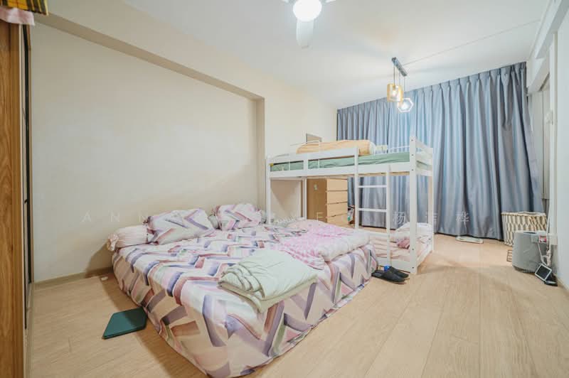 795 Woodlands Drive 72 HDB Flat For Sale at S$ 688,000 | PropertyGuru Singapore - Bedroom