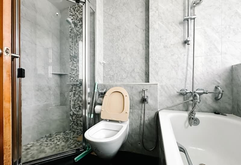 Tanamera Crest, 10 Pari Dedap Walk, 3 Bedrooms, 1,162 sqft, Condominium For Rent, by Freddy Ong, 500071140 - Bathroom - PropertyGuru.com.sg