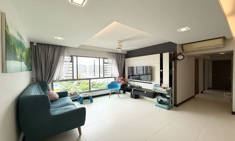 272C Punggol Walk HDB Flat For Sale at S$ 850,000 | PropertyGuru Singapore - Living Room