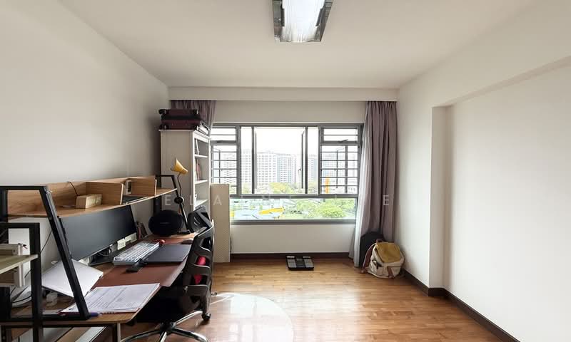 272C Punggol Walk HDB Flat For Sale at S$ 850,000 | PropertyGuru Singapore - Study