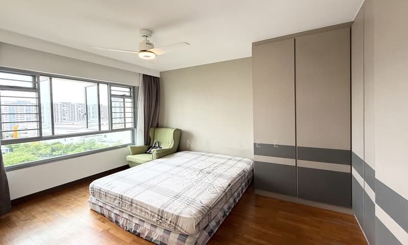272C Punggol Walk HDB Flat For Sale at S$ 850,000 | PropertyGuru Singapore - Bedroom