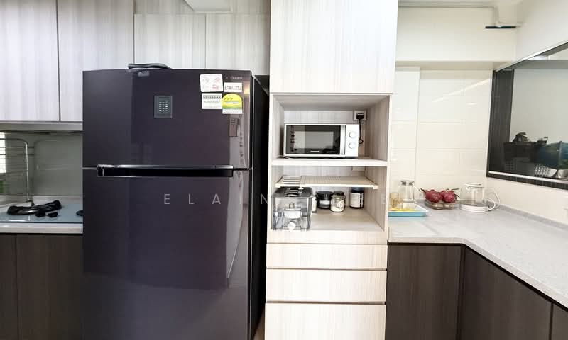 272C Punggol Walk HDB Flat For Sale at S$ 850,000 | PropertyGuru Singapore - Kitchen