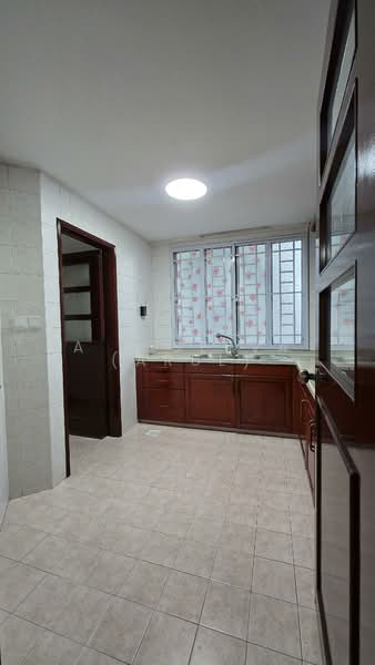 Northoaks, 20 Woodlands Cresent, 3 Bedrooms, 1,174 sqft, Condominium For Rent, by A R Selva (Arul), 500071156 - Kitchen - PropertyGuru.com.sg