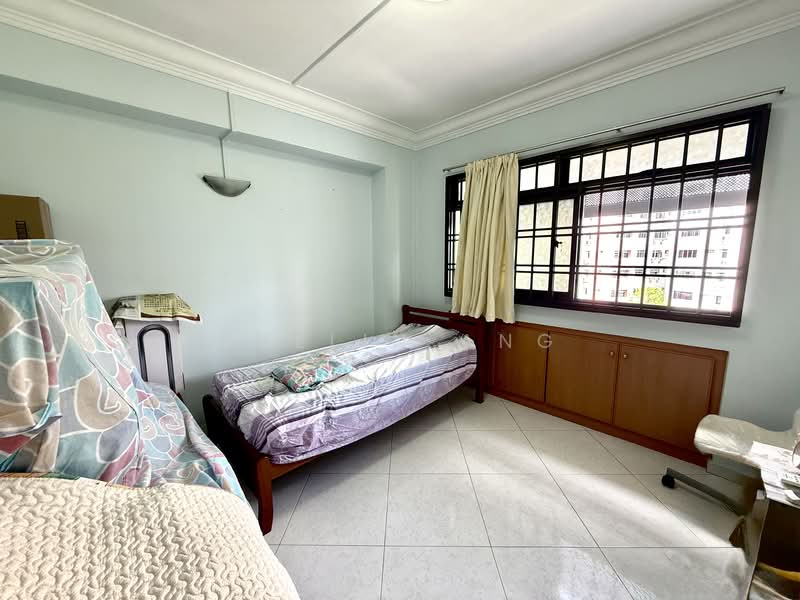 750 Woodlands Avenue 4 HDB Flat For Sale at S$ 690,000 | PropertyGuru Singapore - Bedroom