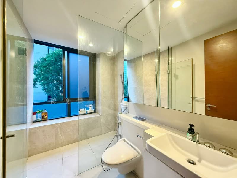 d'Leedon (Former Farrer Court) Condominium For Sale at S$ 3,200,000 | PropertyGuru Singapore - Bathroom