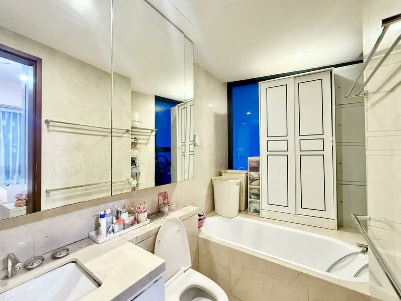 d'Leedon (Former Farrer Court) Condominium For Sale at S$ 3,200,000 | PropertyGuru Singapore - Bathroom