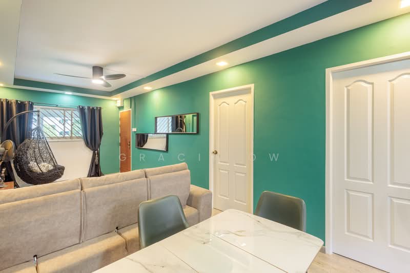 206 Bukit Batok Street 21 HDB Flat For Sale at S$ 460,000 | PropertyGuru Singapore - Living Room