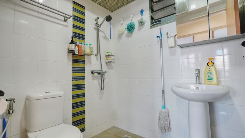 678B Punggol Drive HDB Flat For Sale at S$ 749,888 | PropertyGuru Singapore - Bathroom