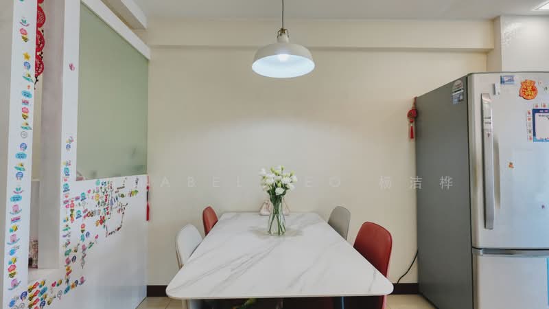 678B Punggol Drive HDB Flat For Sale at S$ 749,888 | PropertyGuru Singapore - Dining Room