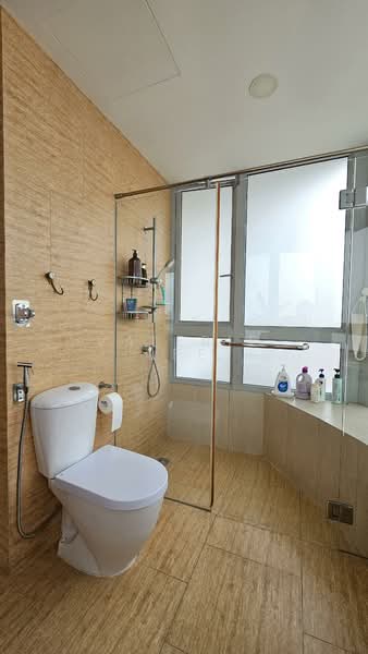 Clover By The Park Condominium For Sale at S$ 3,599,999 | PropertyGuru Singapore - Master Bathroom