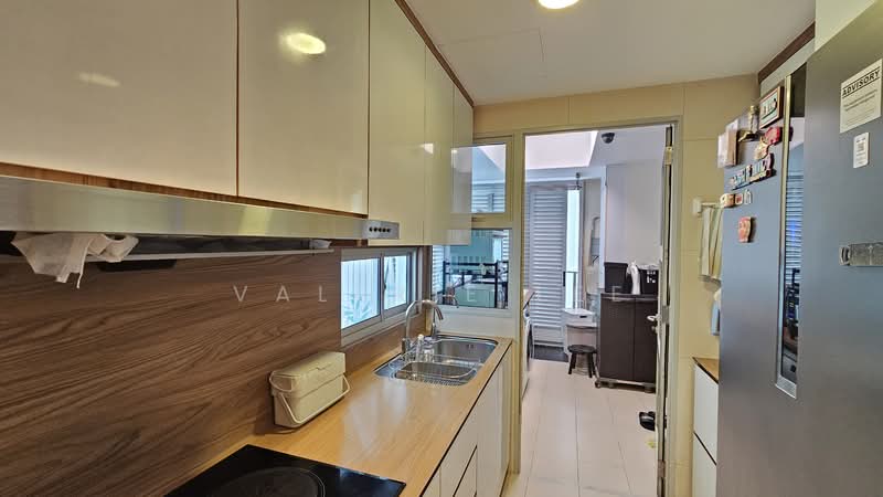 Clover By The Park Condominium For Sale at S$ 3,599,999 | PropertyGuru Singapore - Kitchen