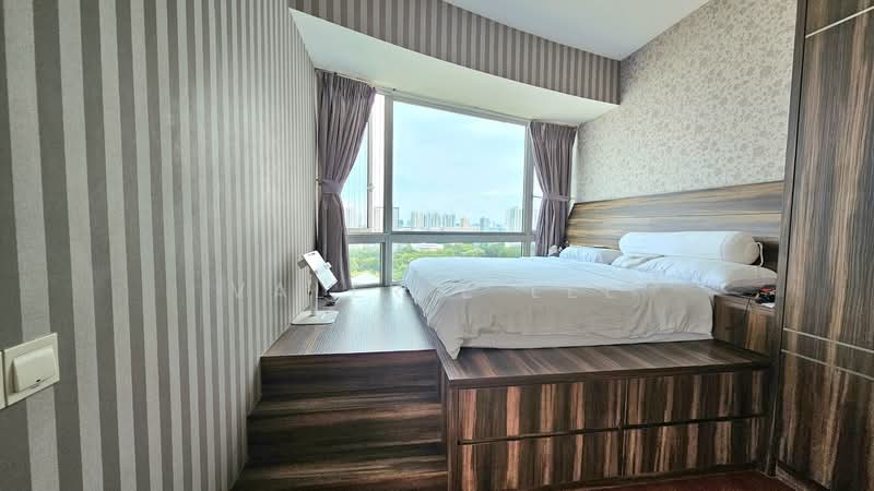 Clover By The Park Condominium For Sale at S$ 3,599,999 | PropertyGuru Singapore - Master Bedroom