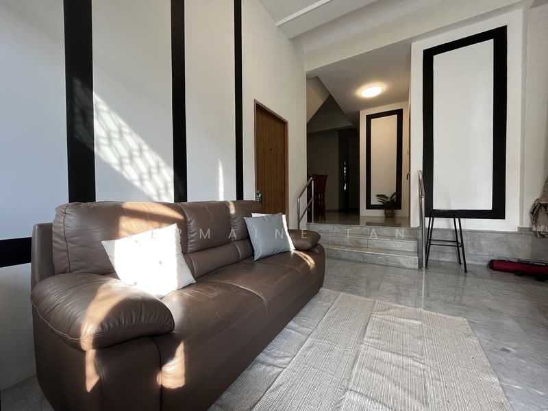 108 LANGSAT ROAD, , Room Rental, 100 sqft, Terraced House For Rent, by Jermaine Tan, 500071220 - Living Room - PropertyGuru.com.sg