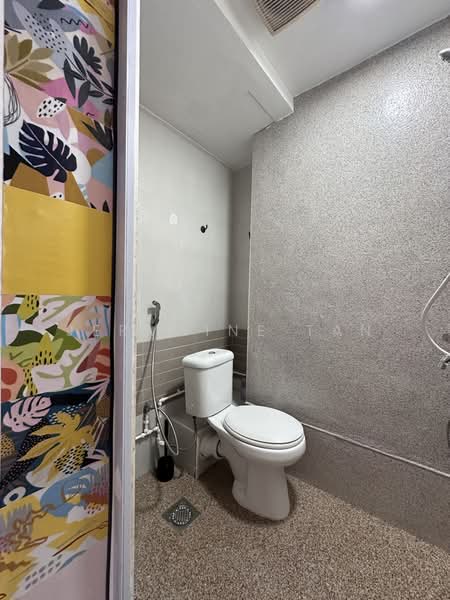 St Francis Court, 90 Saint Francis Road, Room Rental, 120 sqft, Apartment For Rent, by Jermaine Tan, 500071234 - Bathroom - PropertyGuru.com.sg