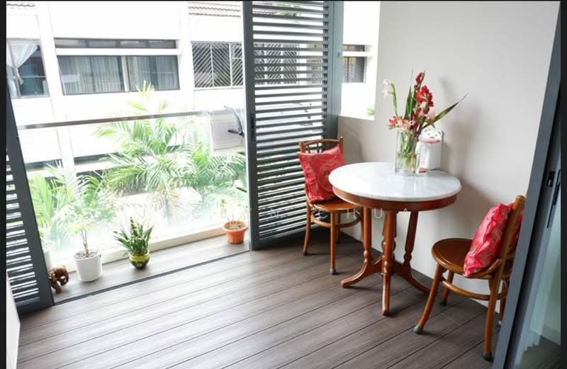 Eastbay Condominium For Sale at S$ 1,200,000 | PropertyGuru Singapore - Balcony