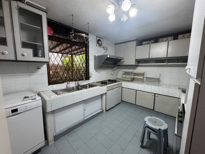 Original detached house for rent, Holland Road, 4 Bedrooms, 3,283 sqft, Detached House For Rent, by Serene Chua, 500071240 - Kitchen - PropertyGuru.com.sg